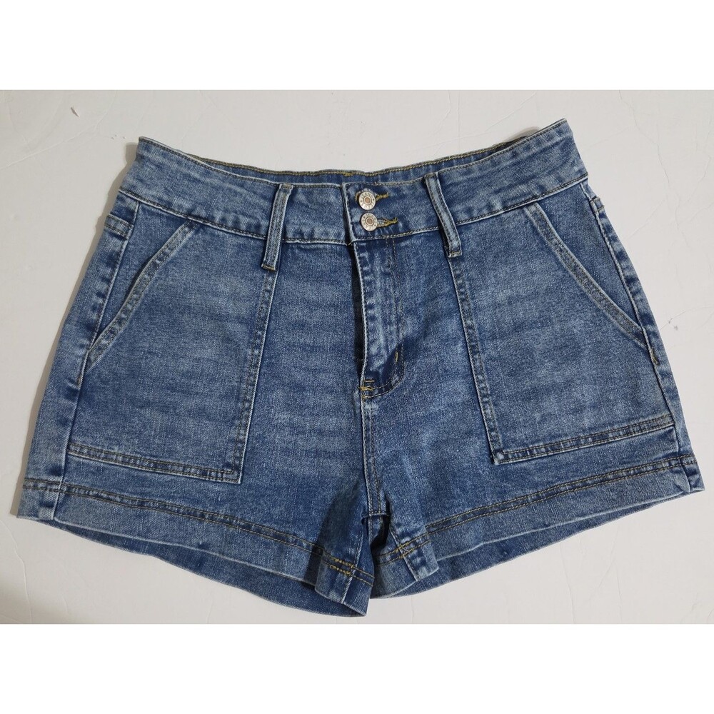 Woman's shorts